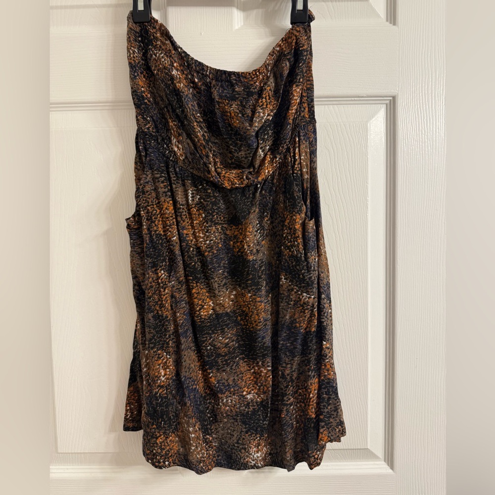 Imaginary voyage strapless dress with pockets
